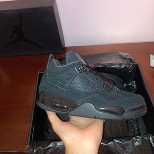 2020 black cat retro 4’s🖤